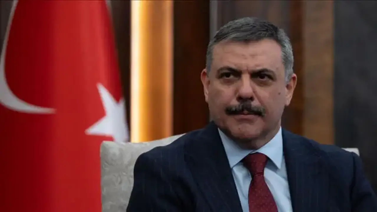 Bakan Çiftçi'den kısmen çöken binada hayatını kaybedenler için taziye mesajı