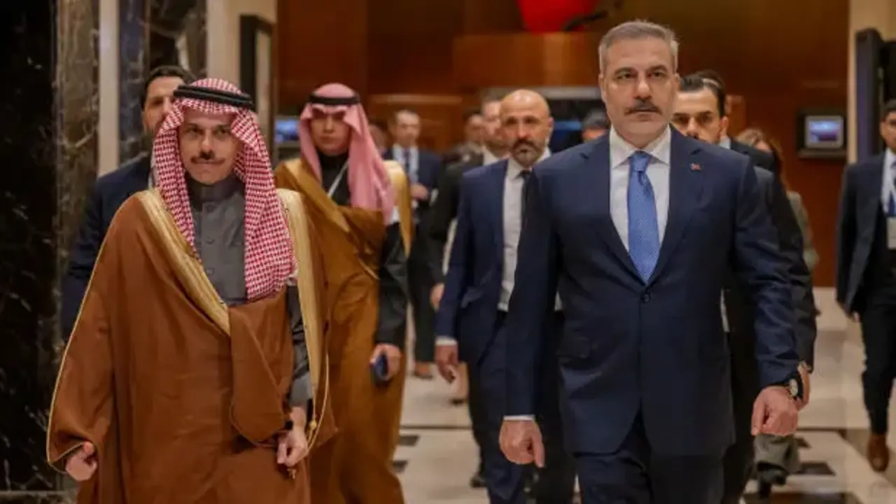 Bakan Fidan, Suudi mevkidaşı Prens Faysal ile görüştü