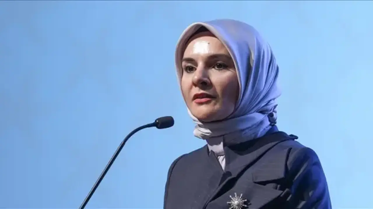 Bakan Göktaş: Kadınların teknolojiye ayak uydurmalarını değerli buluyoruz