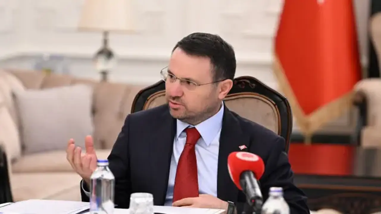 Bakan Gürlek, Uğur Mumcu'nun ailesiyle görüştü