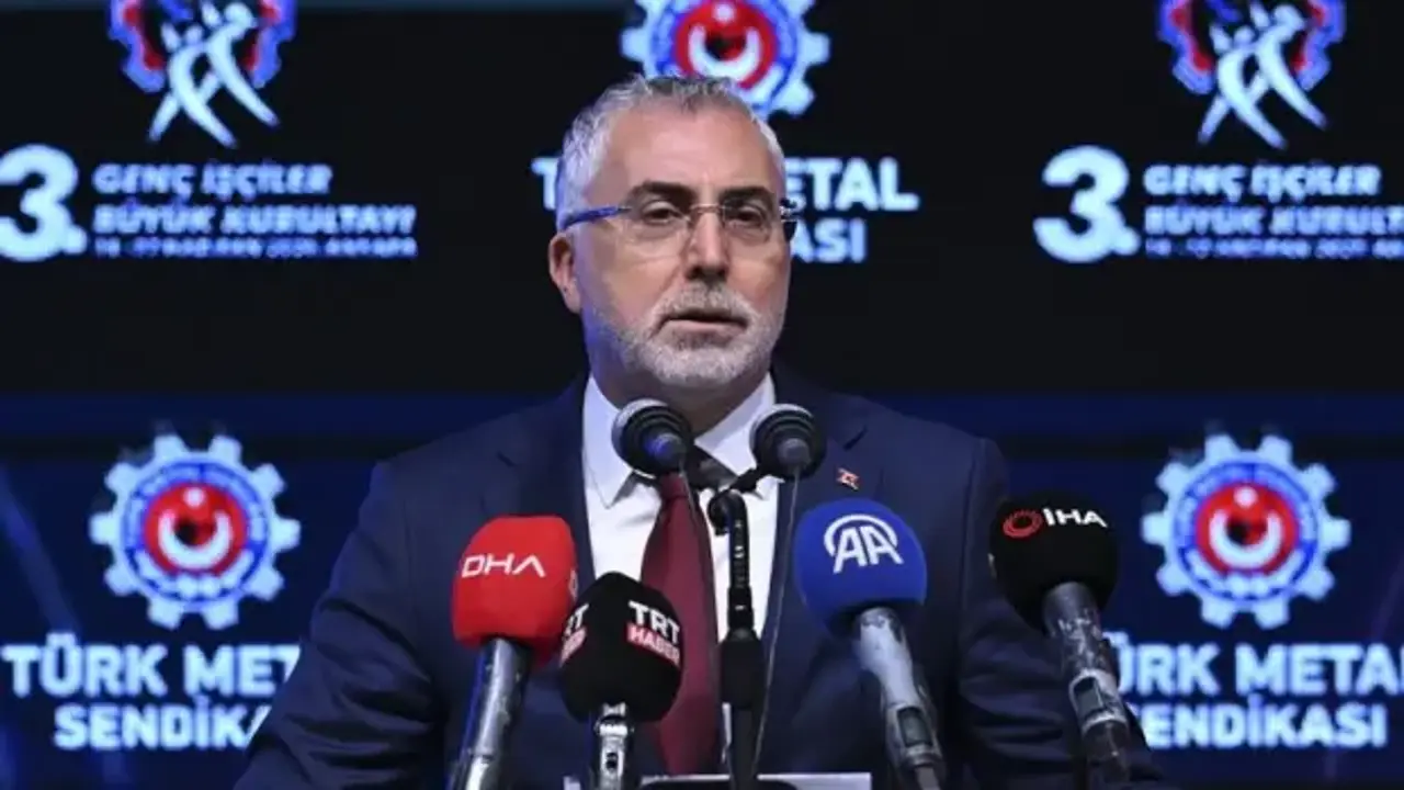 Bakan Işıkhan: Dijital bağımlılık ciddi bir tehdittir