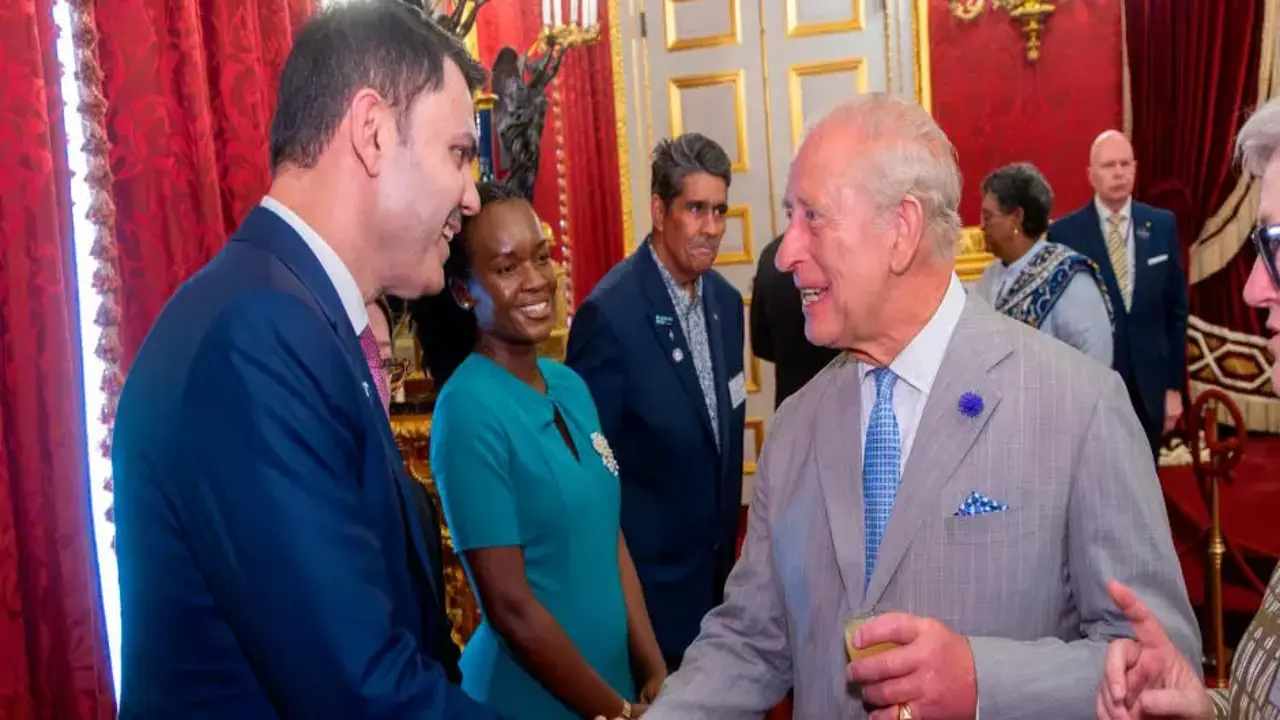 Bakan Kurum, Londra'da Kral 3'üncü Charles'ın ev sahipliğindeki resepsiyona katıldı