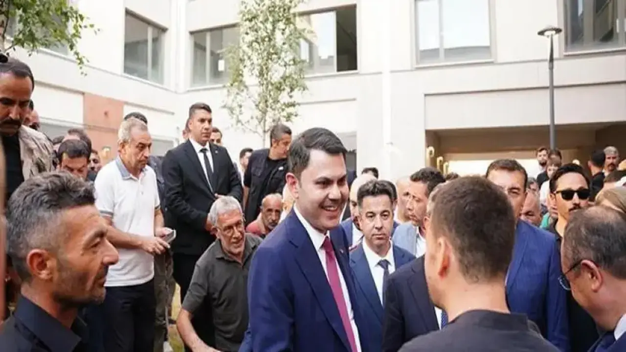 Bakan Kurum Malatya’da depremzede aileye misafir oldu
