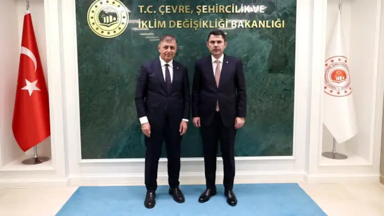 Bakan Murat Kurum, AK Partili Cemil Tugay'ı kabul etti