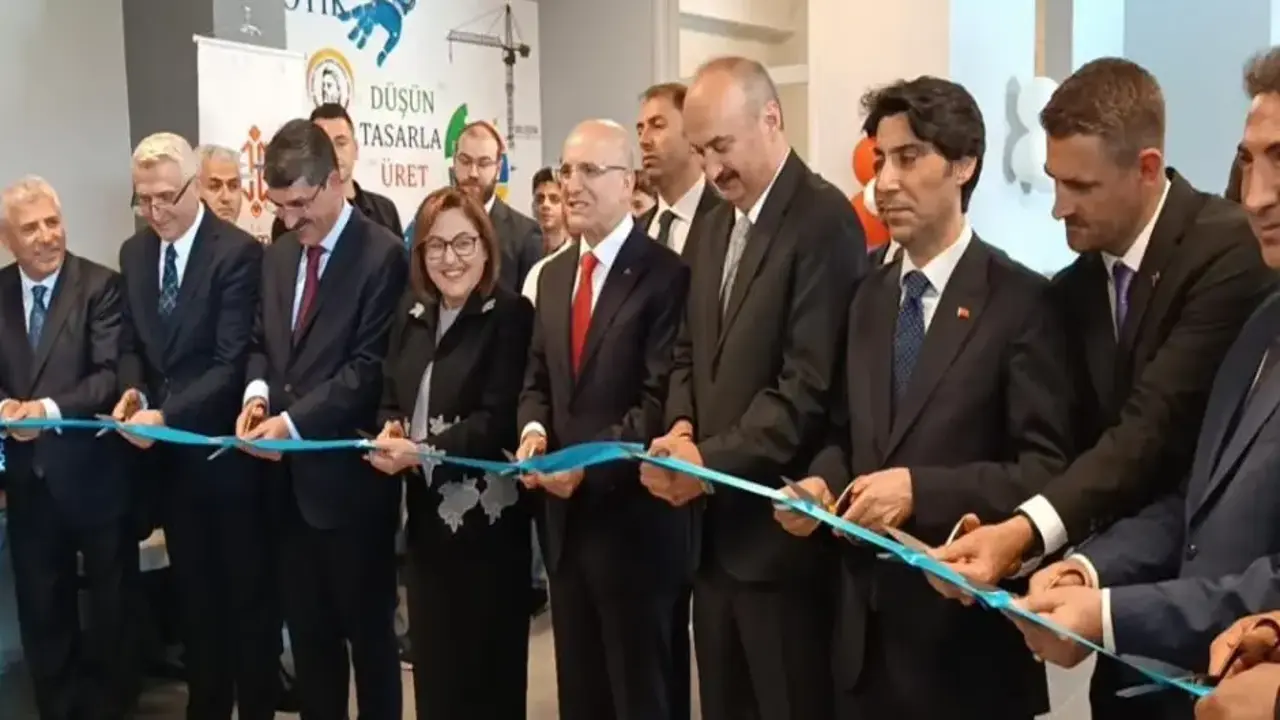 Bakan Şimşek’ten gençlere yapay zeka çağrısı