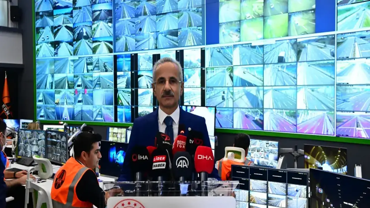 Bakan Uraloğlu duyurdu: Bayram trafiği anlık olarak takip edilecek!