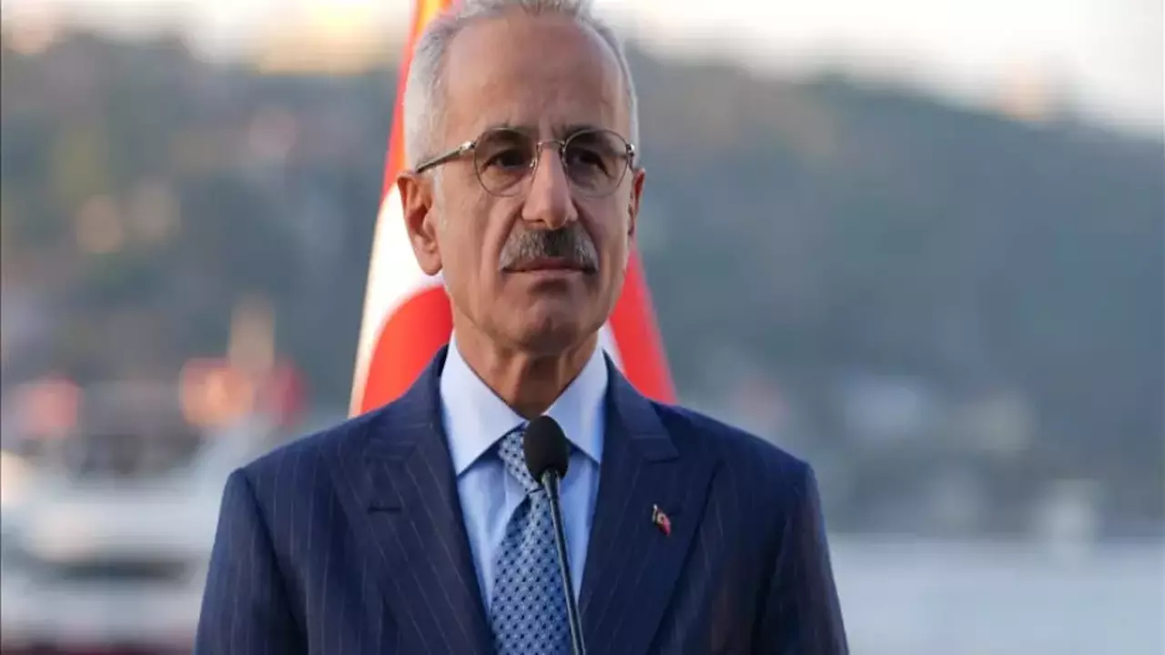 Bakan Uraloğlu noktayı koydu: Türkiye'nin jet yakıtı problemi yok
