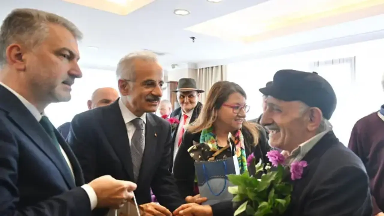 Bakan Uraloğlu’ndan anlamlı bayram ziyareti