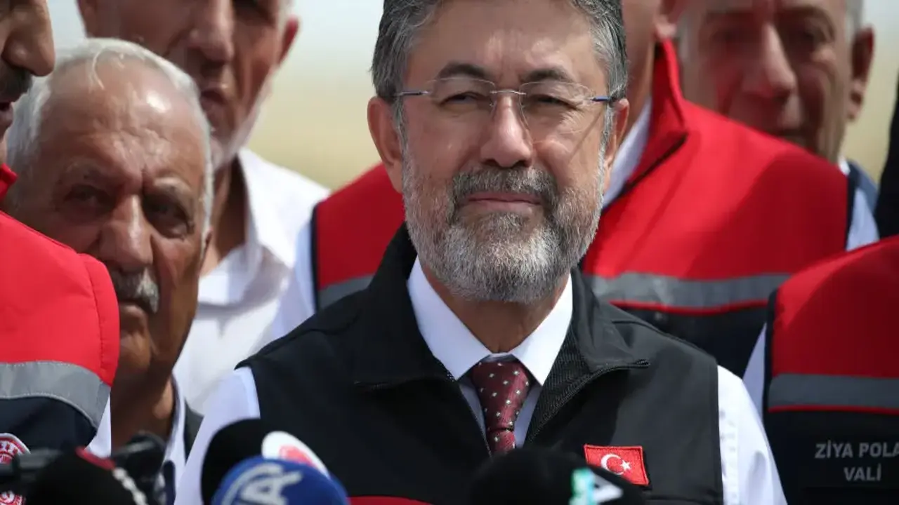 Bakan Yumaklı, yeni sistemi anlattı: Plastik küpe gitti yerine elektronik takip geldi!