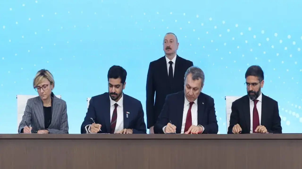Bakü’de tarihi imza atıldı! Tam 15 yıl boyunca Türkiye’ye akacak