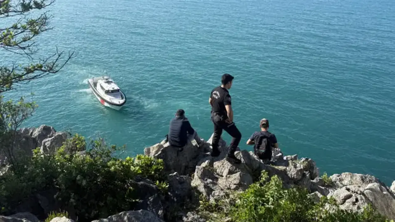 Balık tutarken denize düşen kişi hayatını kaybetti