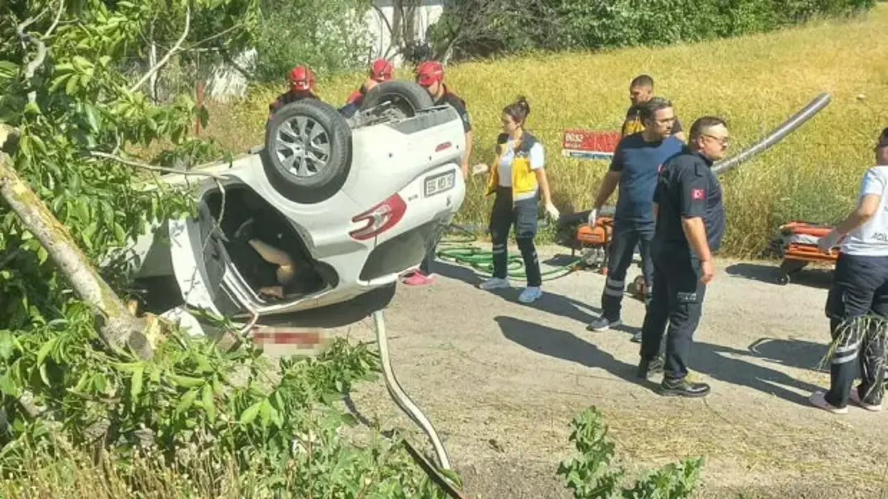 Balıkesir'de otomobil takla attı: 1 ölü, 3 yaralı