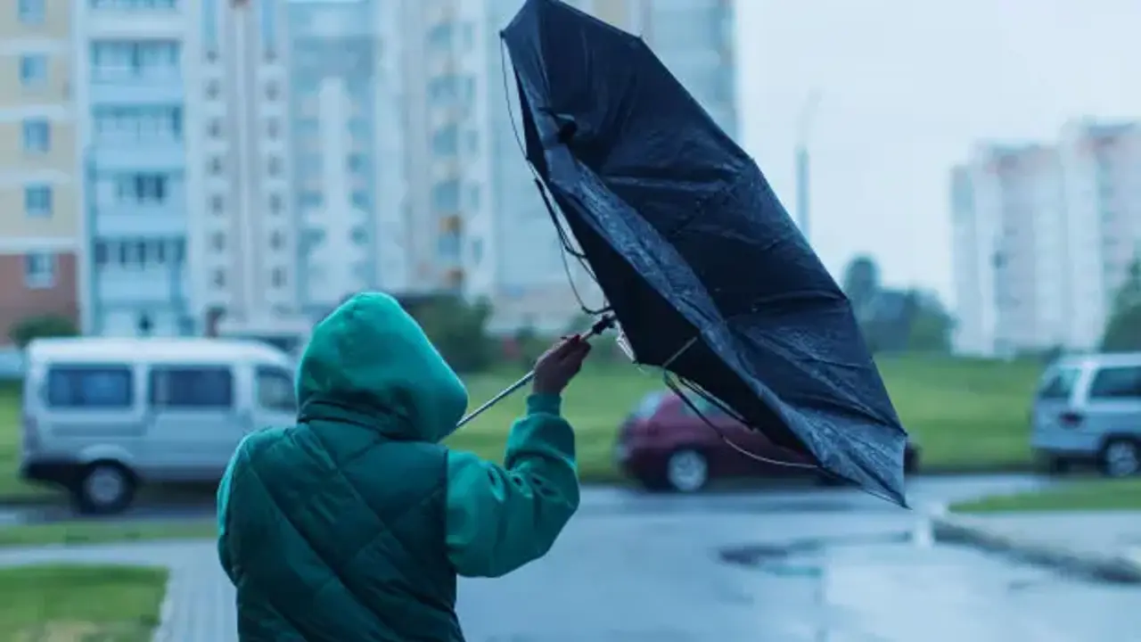 Balkanlardan geliyor! İstanbul dahil birçok ilde alarm verildi, hızı 80 km'yi bulacak