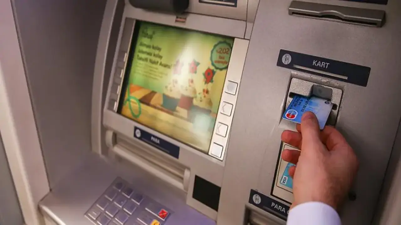 Bankacılık devi Türkiye'deki ATM'lerini kaldırıyor: Diğer ATM'ler ücretsiz ama bir şartla!