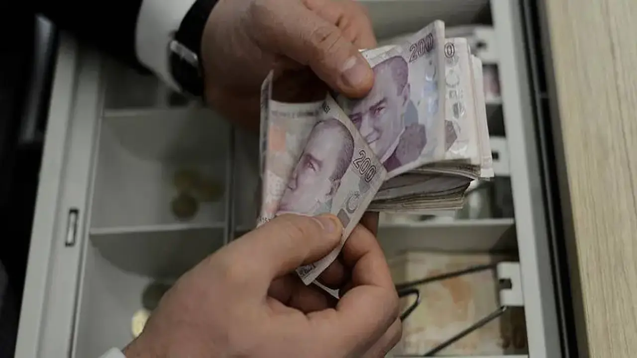 Bankalarda yeni dönem başladı: İşte güncel ücretsiz nakit çekim limitleri