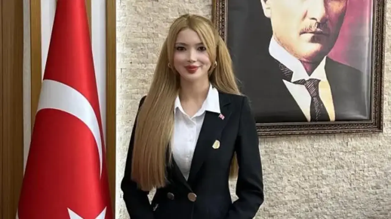 'Barbie Kaymakam' vali yardımcısı oldu