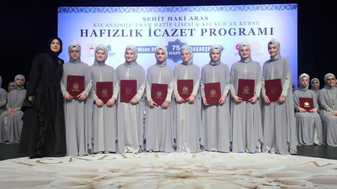 Başakşehir'de 75 hafız törenle icazetlerini aldı