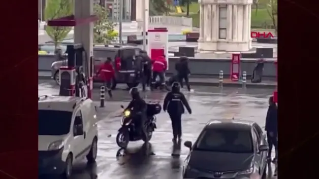Başakşehir'de akaryakıt istasyonunda tekmeli yumruklu kavga