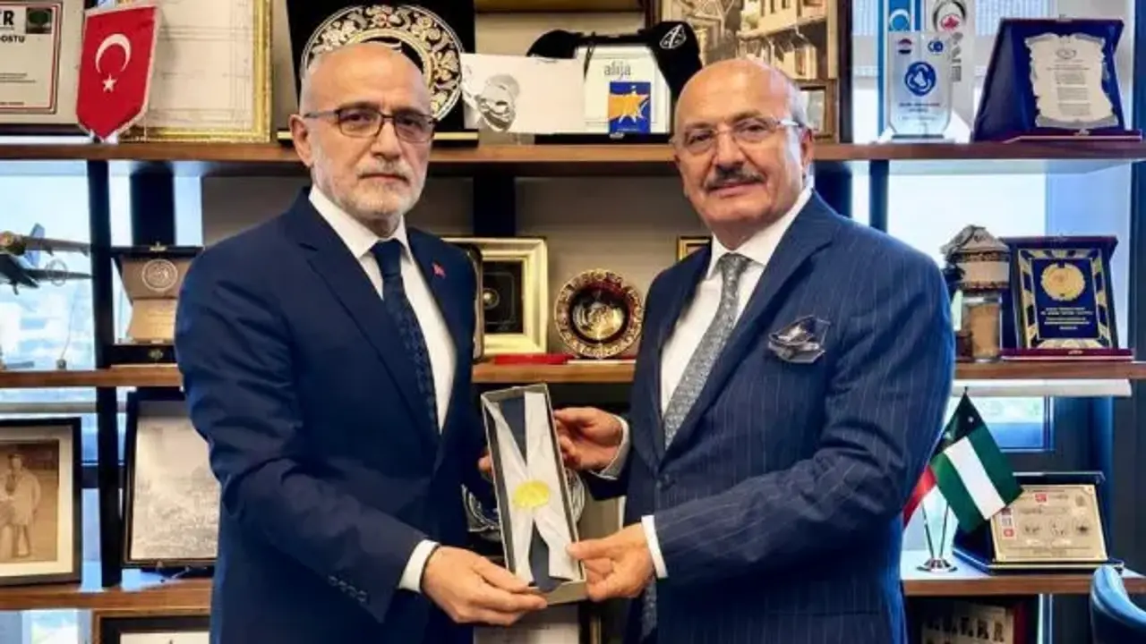 Başdanışman Yalçın Topçu, Taşköprü Belediye Başkanı Hüseyin Arslan’ı Külliye’de ağırladı