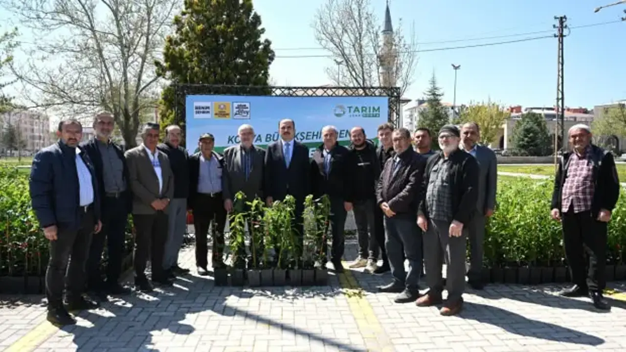 Başkan Altay: Bu yıl çiftçimize 31 bin 420 meyve fidanı desteğinde bulunduk