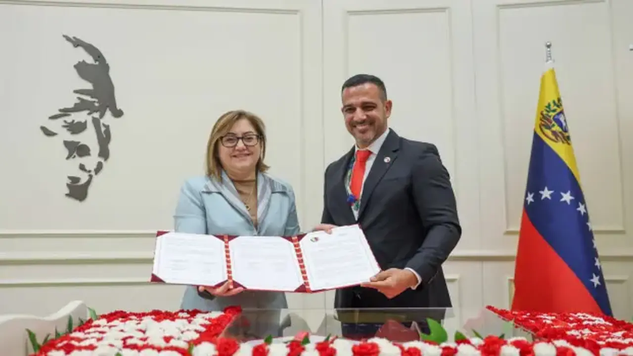 Başkan Fatma Şahin, bir maaşını depremle sarsılan Venezuela'ya bağışladı