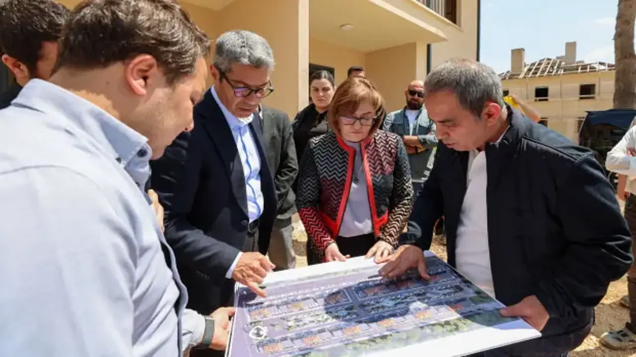 Başkan Şahin, TCDD lojmanlarının restorasyon çalışmalarını inceledi