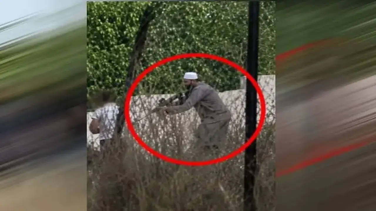 Batı Şeria'da Filistinli Müslüman İsrailliden kaptığı silahla böyle kendini savundu