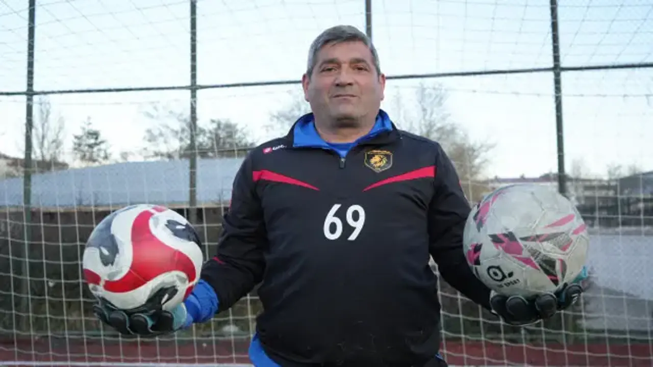 'Bayburt' müdür hem ismiyle hem de 40 yıllık futbol tutkusuyla dikkat çekiyor