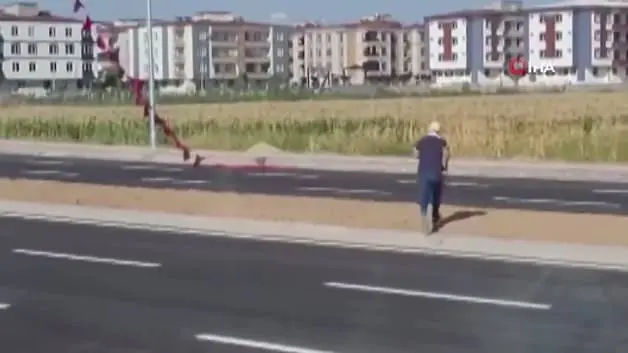 Bayrağımızı yerde bırakmayan işçi gönülleri fethetti