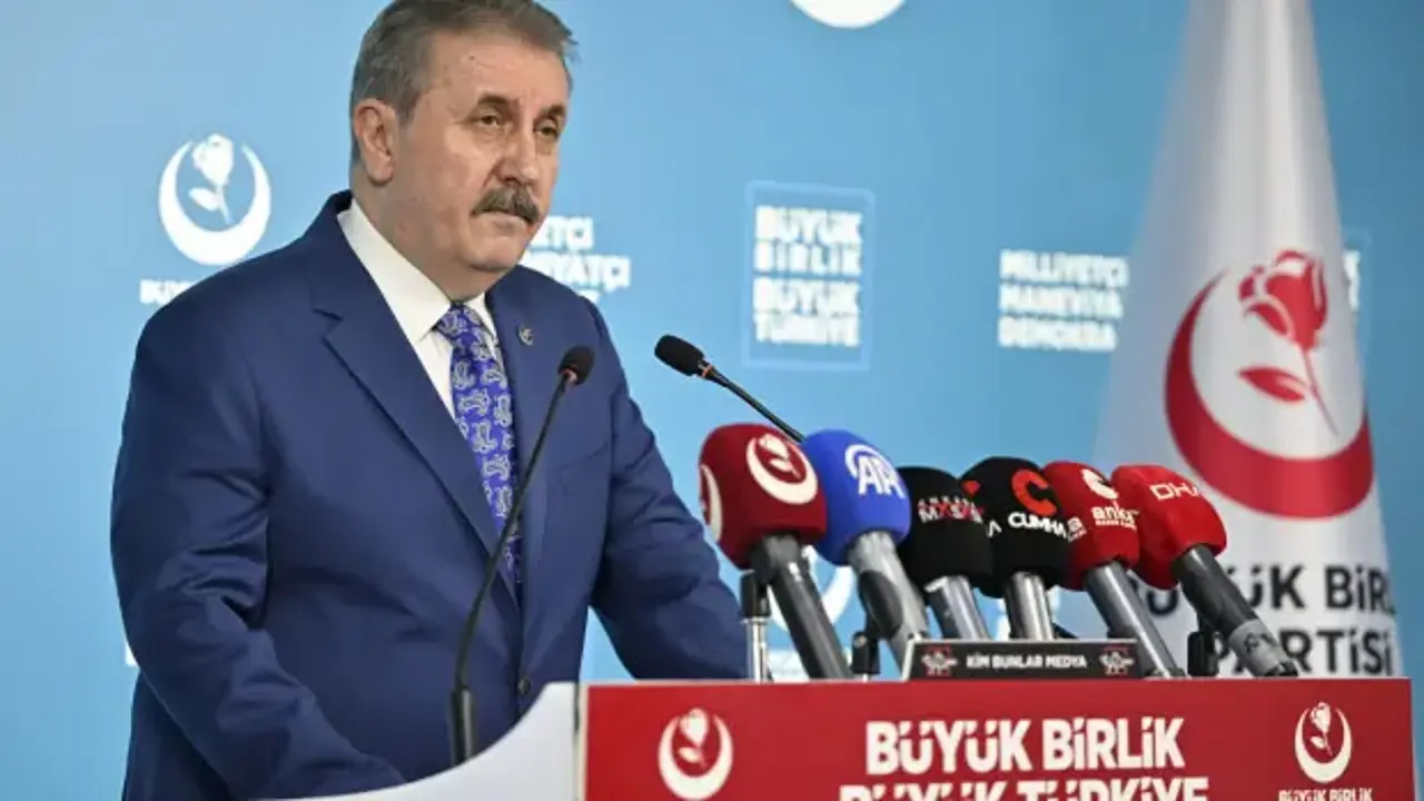 BBP lideri Destici'den NATO Zirvesi paylaşımı: Cumhurbaşkanımız Erdoğan'ı tebrik ediyoruz