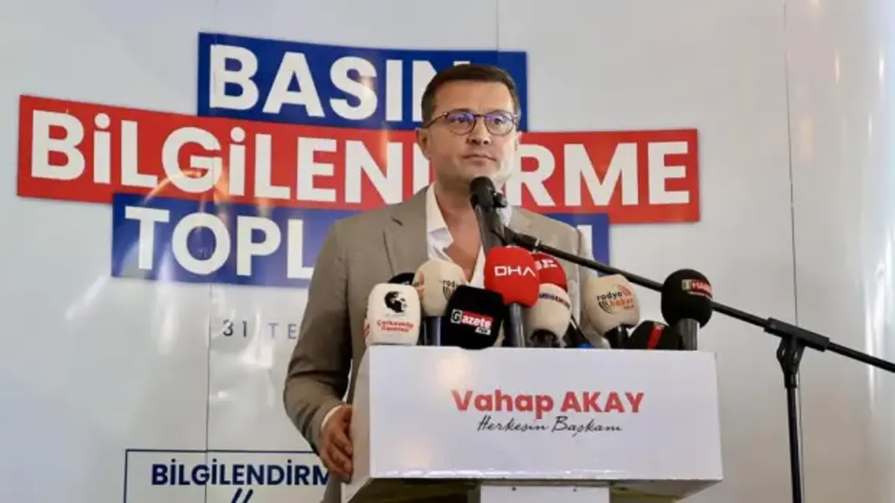 Belediye Başkanı Akay, CHP'den istifa etti