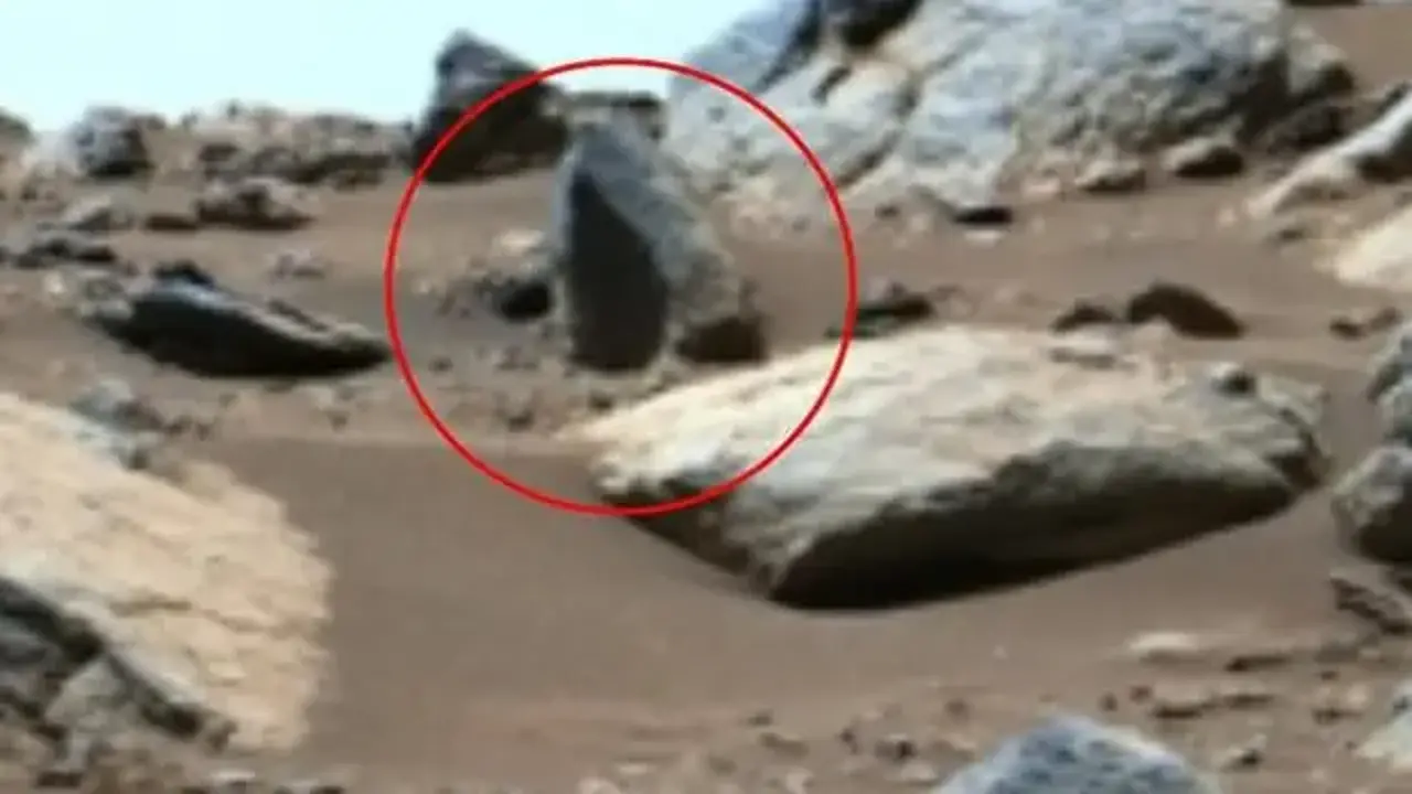 Bilim dünyasını ikiye bölen fotoğraf: Mars'taki antik yazılar neyi işaret ediyor?