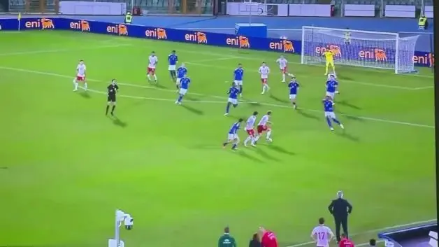 Bir dönem Süper Lig devinde oynamıştı! Kendi sahasından attığı gol gündem oldu