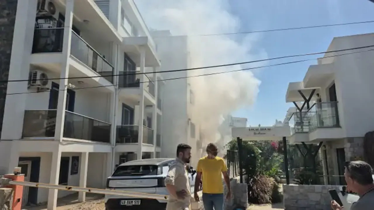Bodrum'da 3 katlı binada yangın! Mahsur kalan 2 kadın kurtarıldı