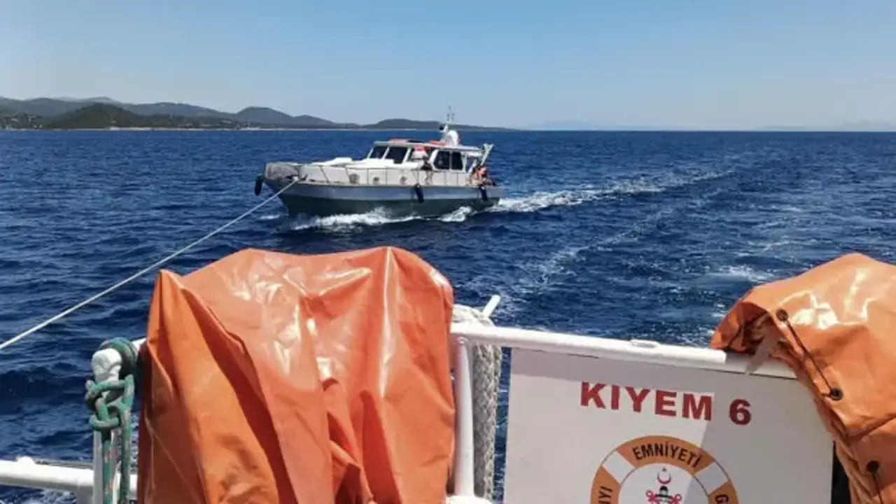 Bodrum'da korku dolu anlar: Sürüklenen tekne kurtarıldı!