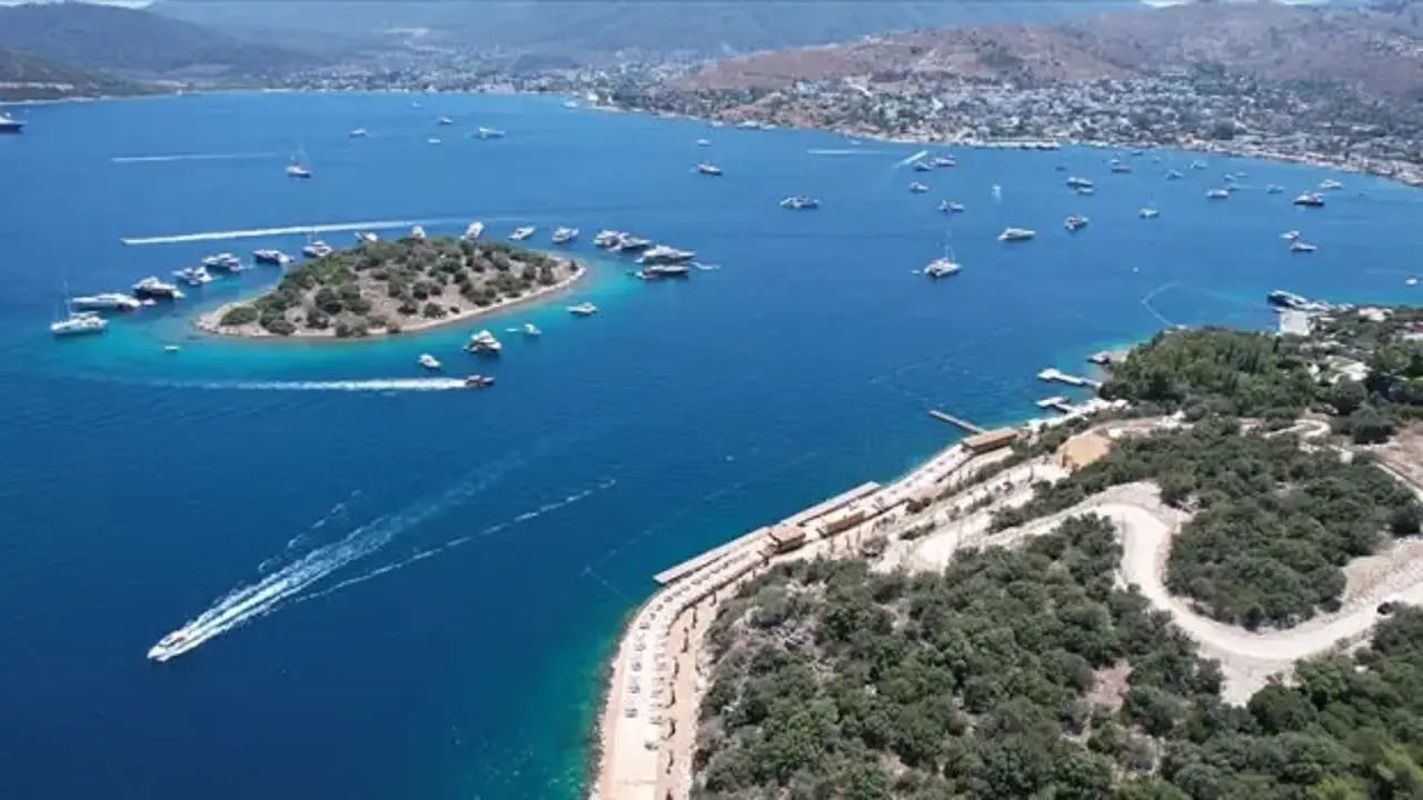 Bodrum’da sezon açıldı: Euro bazlı menüler gözlerden kaçmadı