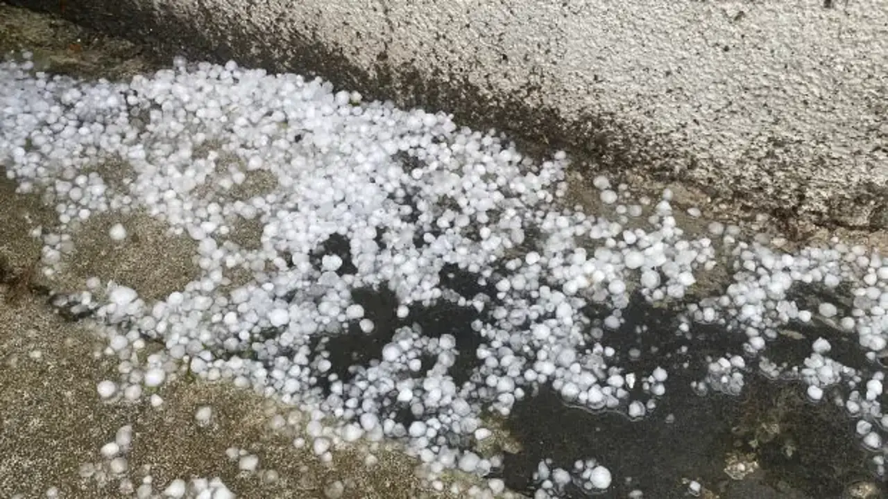 Bolu beyaza bürüdü: Alt geçitler suyla doldu