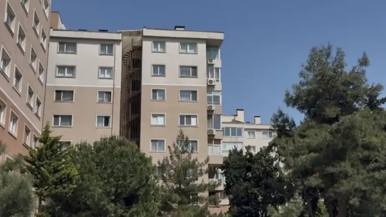 Boşanma aşamasındaki eşini 10 kez bıçakladı