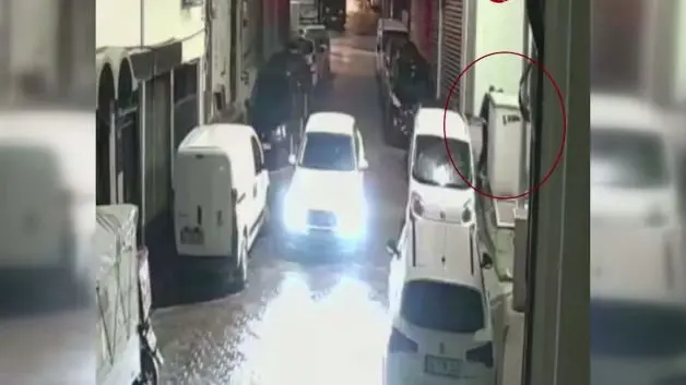 Bursa’da husumetlileri tarafından sokağa çağrılan gence kurşun yağmuru