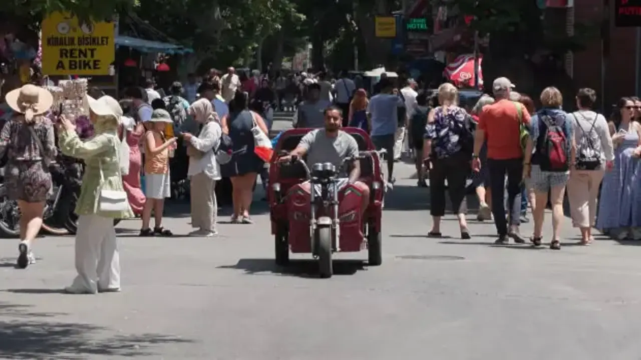 Büyükada’da hafta sonu yoğunluğu