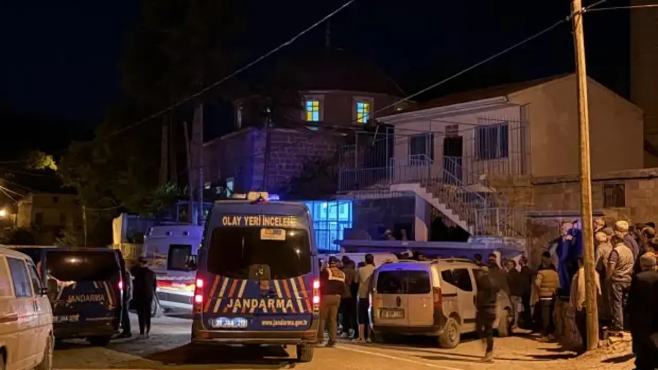 Camide 2 kişiyi bıçakla öldüren saldırganın asıl hedefi imammış