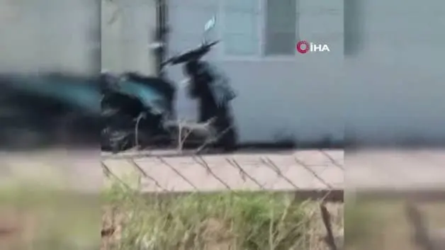 Cani koca eşini çocuklarını gözü önünde bıçakla yere yatırıp dövdü