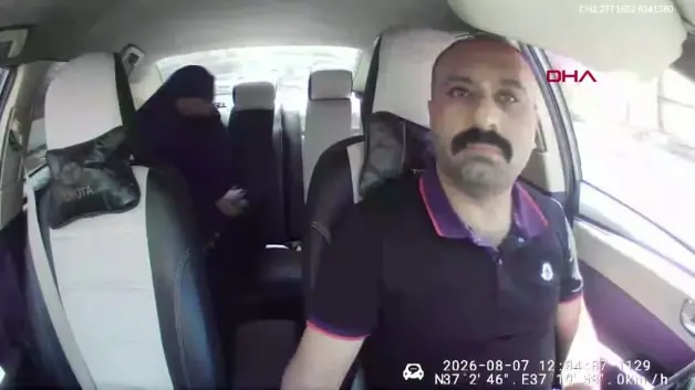 Çarşaf giyip cami yolunda pusu kurdu: Kaçmaya çalışırken takside yakalandı!