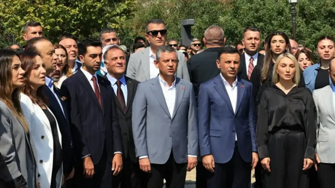 CHP İstanbul'da isyan çıktı, bir başkan daha ayrılık ateşini yaktı