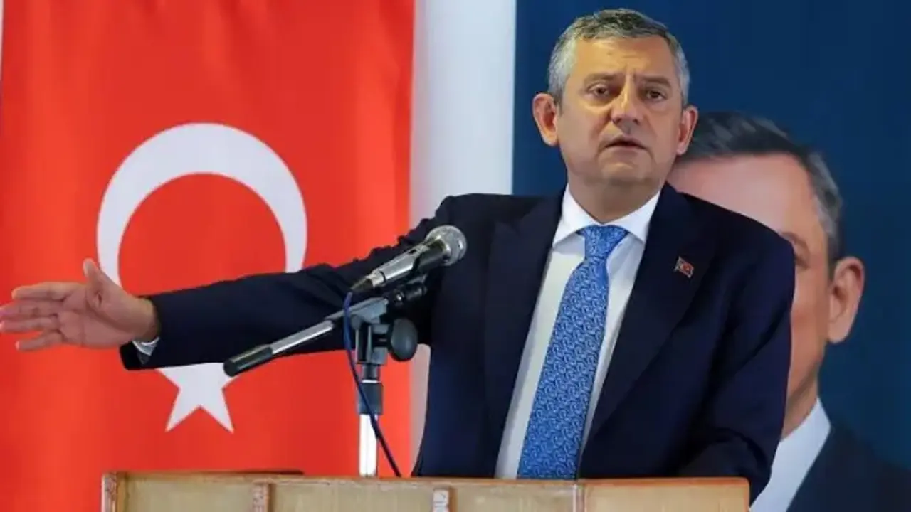 CHP Manisa'da belediyesiz kaldı: 15 başkan YENİ Parti'ye geçti