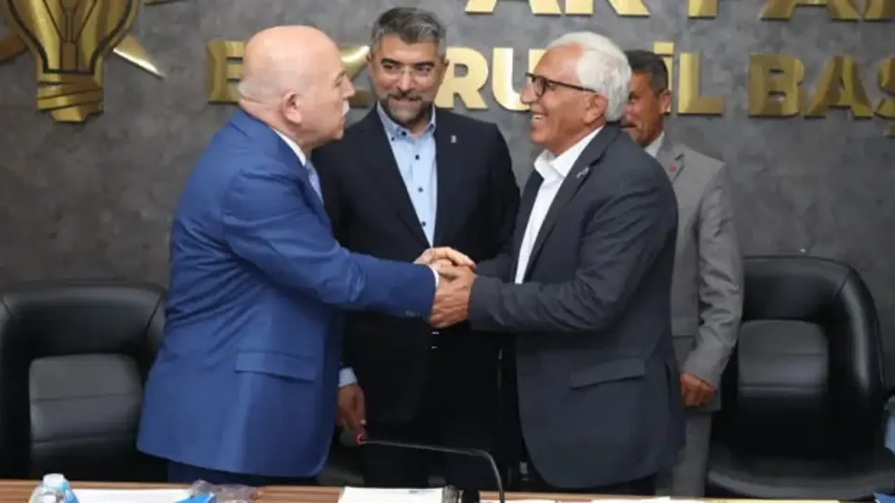 CHP'de bir istifa daha, AK Parti'ye geçti!