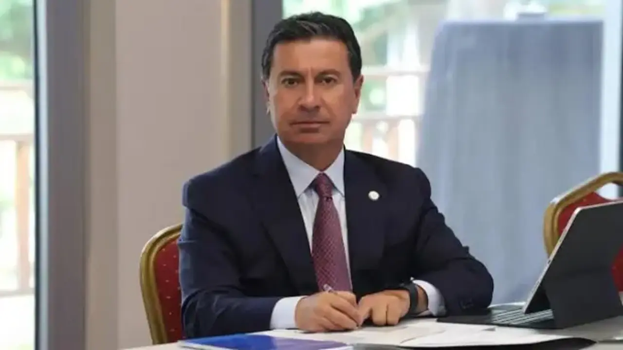 CHP’den istifa eden Ahmet Aras AK Parti'ye mi katılıyor? Fotoğraf dikkat çekti