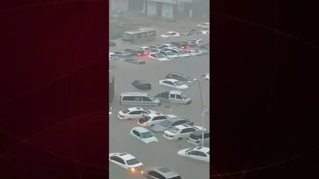 Çin'de tüm şehir sele teslim oldu