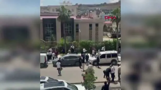 Cizre'de akrabaların arazi kavgası kanlı bitti: 8 yaralı