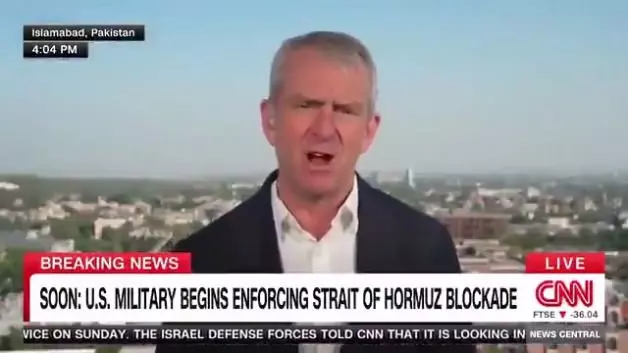 CNN International Muhabiri Pakistan'da masanın nasıl devrildiğini anlattı: 160 farklı teklif sunuldu